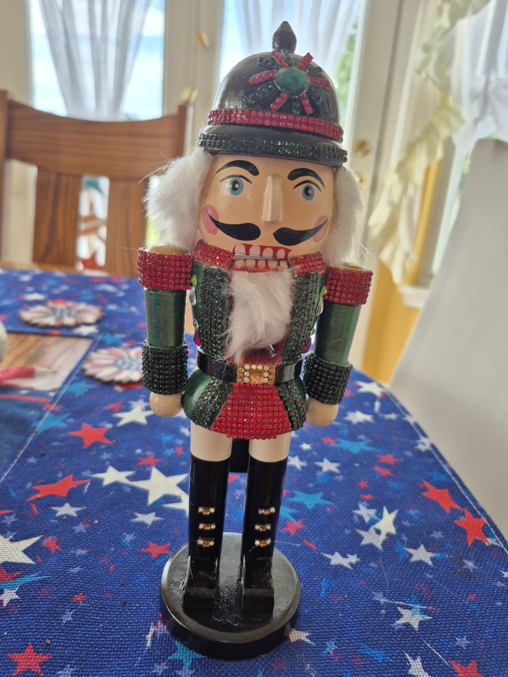 Nutcracker Set - Picture 4 of 5